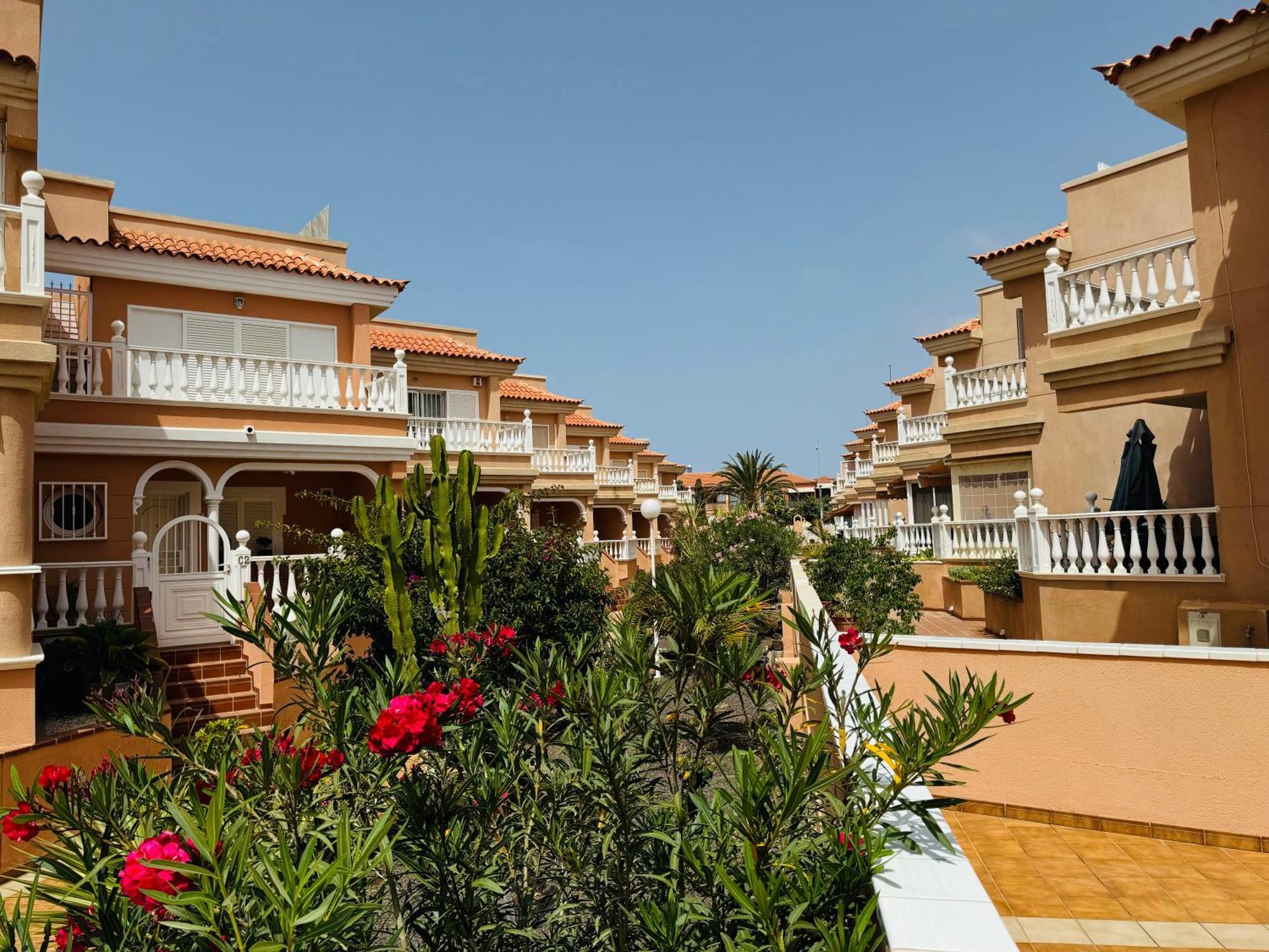 Hugo'S Holiday Apartment In Costa Del Silencio Arona  Εξωτερικό φωτογραφία